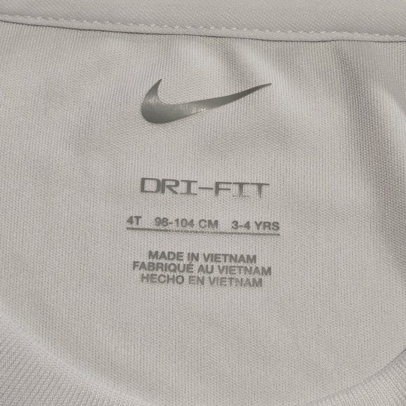 Nike Toddler Boys 4T White and Red Athletic Set - Picture 6 of 8